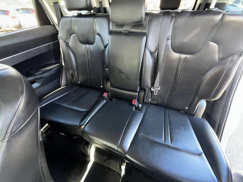Used 2024 Kia Sorento S FWD image 39