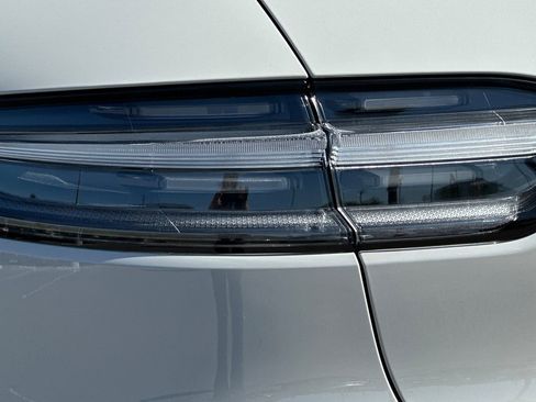 New 2026 Porsche Macan GTS image 38