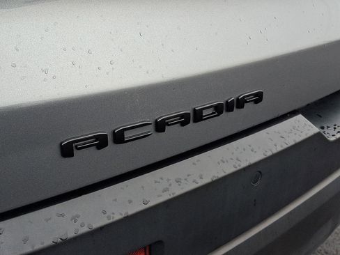 Used 2021 GMC Acadia SLE w/ Driver Convenience Package image 30