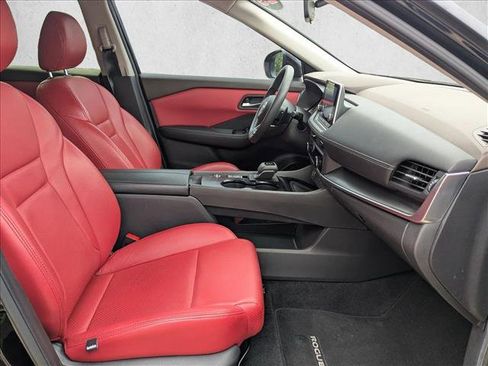 Used 2023 Nissan Rogue SV FWD image 21