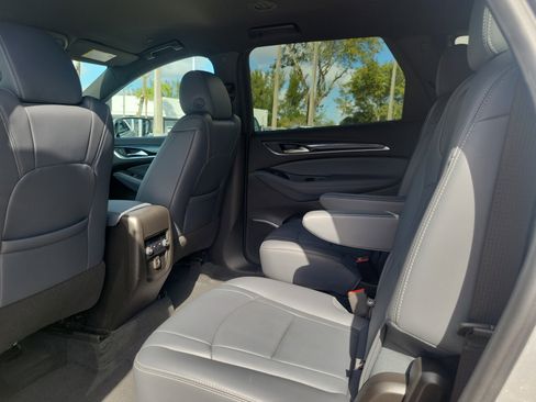 Used 2022 Buick Enclave Essence w/ Sport Touring Edition image 13