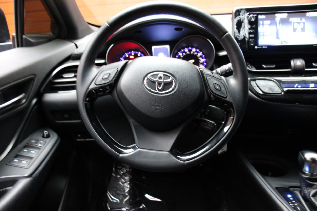 Used 2018 Toyota C-HR XLE FWD image 23