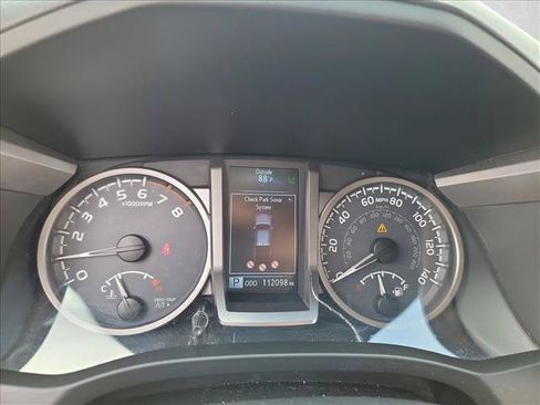 Used 2018 Toyota Tacoma Limited AWD/4WD image 18