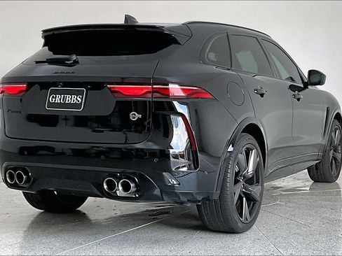 Used 2023 Jaguar F-PACE SVR AWD/4WD image 2