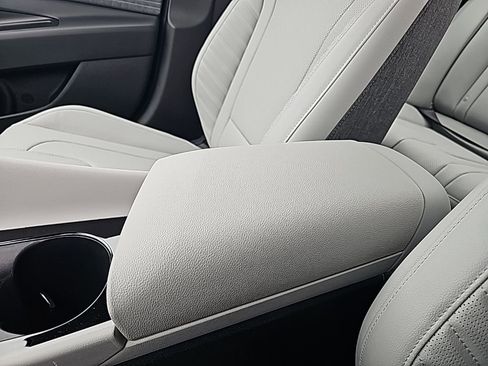 New 2026 Hyundai Elantra Limited FWD image 23
