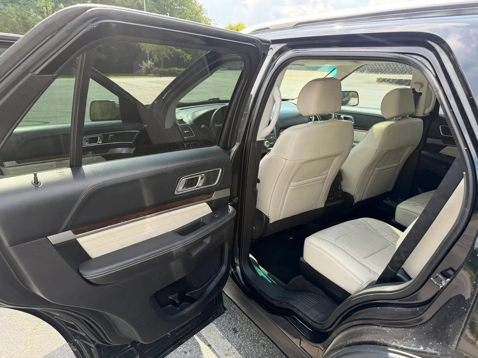 Used 2016 Ford Explorer Platinum AWD/4WD image 20