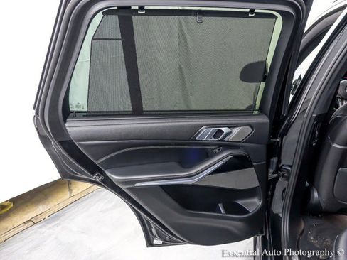 Used 2021 BMW X5 M50i AWD/4WD image 28