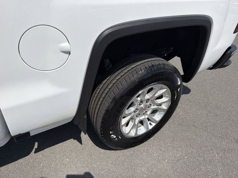 Used 2018 GMC Sierra 1500 SLE w/ SLE Value Package AWD/4WD image 12