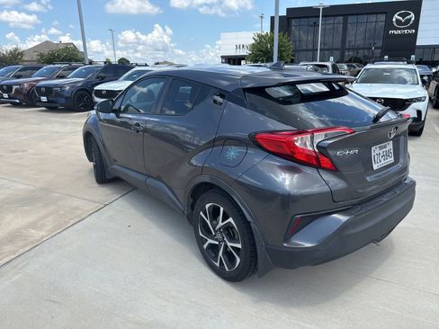 Used 2018 Toyota C-HR XLE FWD image 13