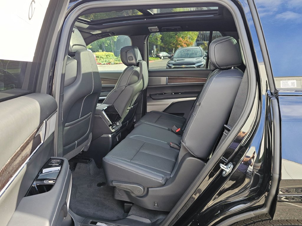 New 2027 Cadillac Vistiq Sport AWD/4WD image 16
