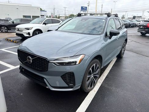 Used 2023 Volvo XC60 T8 Plus w/ Climate Package AWD/4WD image 2