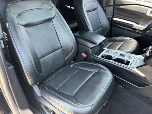 Used 2022 Ford Explorer Limited AWD/4WD image 10