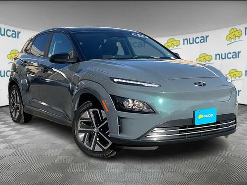 Used 2023 Hyundai Kona SE image 1