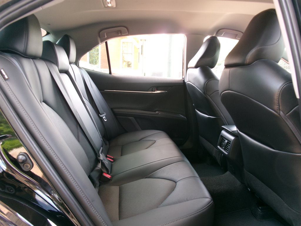 Used 2024 Toyota Camry XLE FWD image 28
