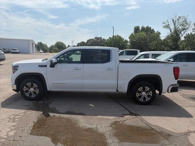 Used 2025 GMC Sierra 1500 SLT AWD/4WD image 3