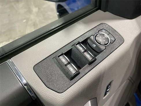 Used 2019 Ford F150 XLT w/ Equipment Group 302A Luxury image 19