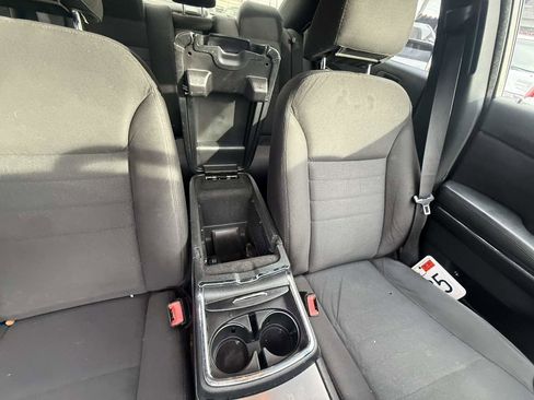 Used 2012 Dodge Charger SE RWD image 40