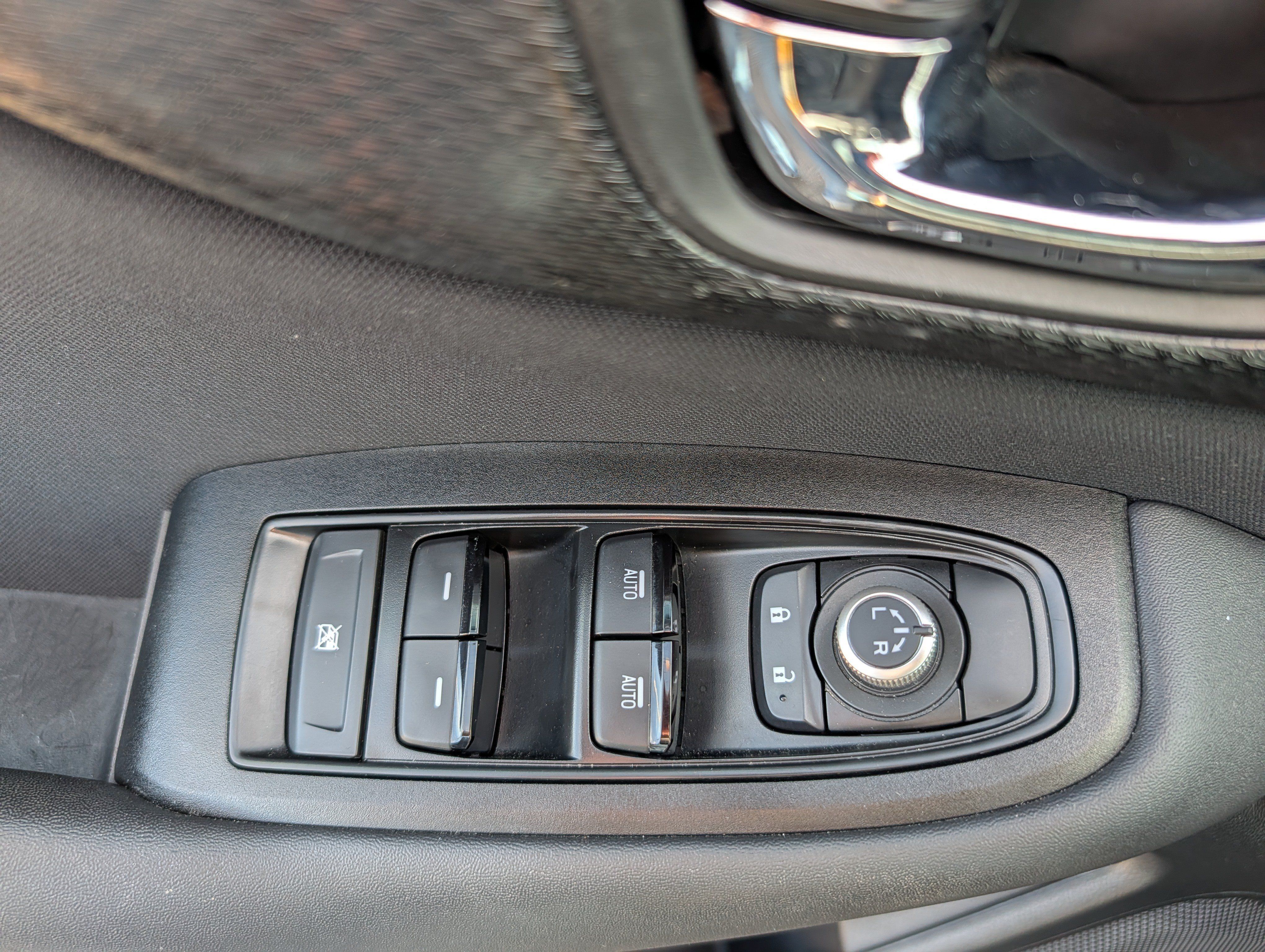 Used 2025 Subaru Outback Premium AWD/4WD image 19