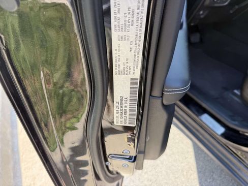 Used 2023 Jeep Grand Cherokee L Laredo AWD/4WD image 34