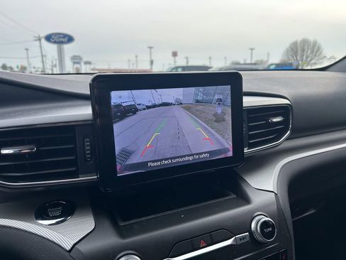 Used 2020 Ford Explorer XLT w/ Equipment Group 202A image 25