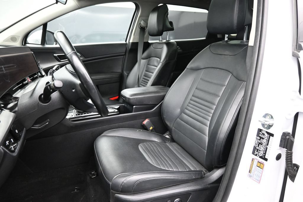 Used 2024 Kia Sportage SX FWD image 2