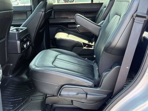 Used 2018 Ford Expedition Limited RWD image 16