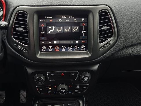 Used 2019 Jeep Compass Trailhawk image 12