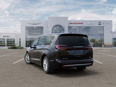 New 2027 Chrysler Pacifica Select AWD/4WD image 3