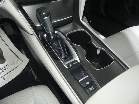 Used 2018 Honda Accord Touring image 38