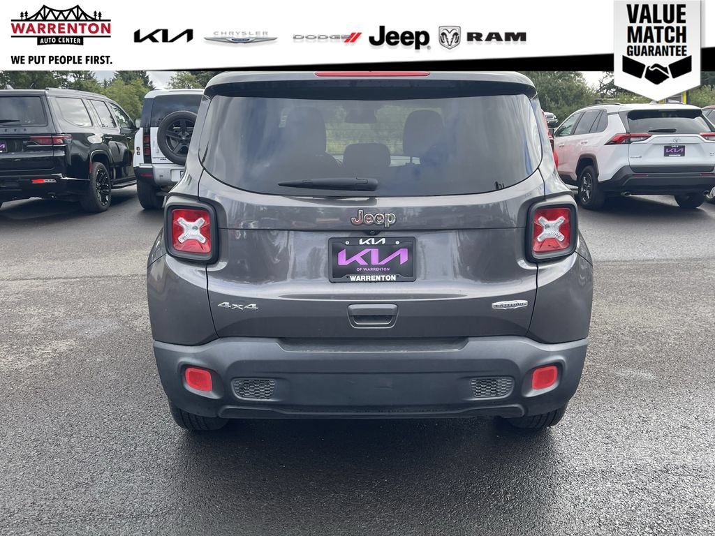 Used 2018 Jeep Renegade Latitude AWD/4WD image 5