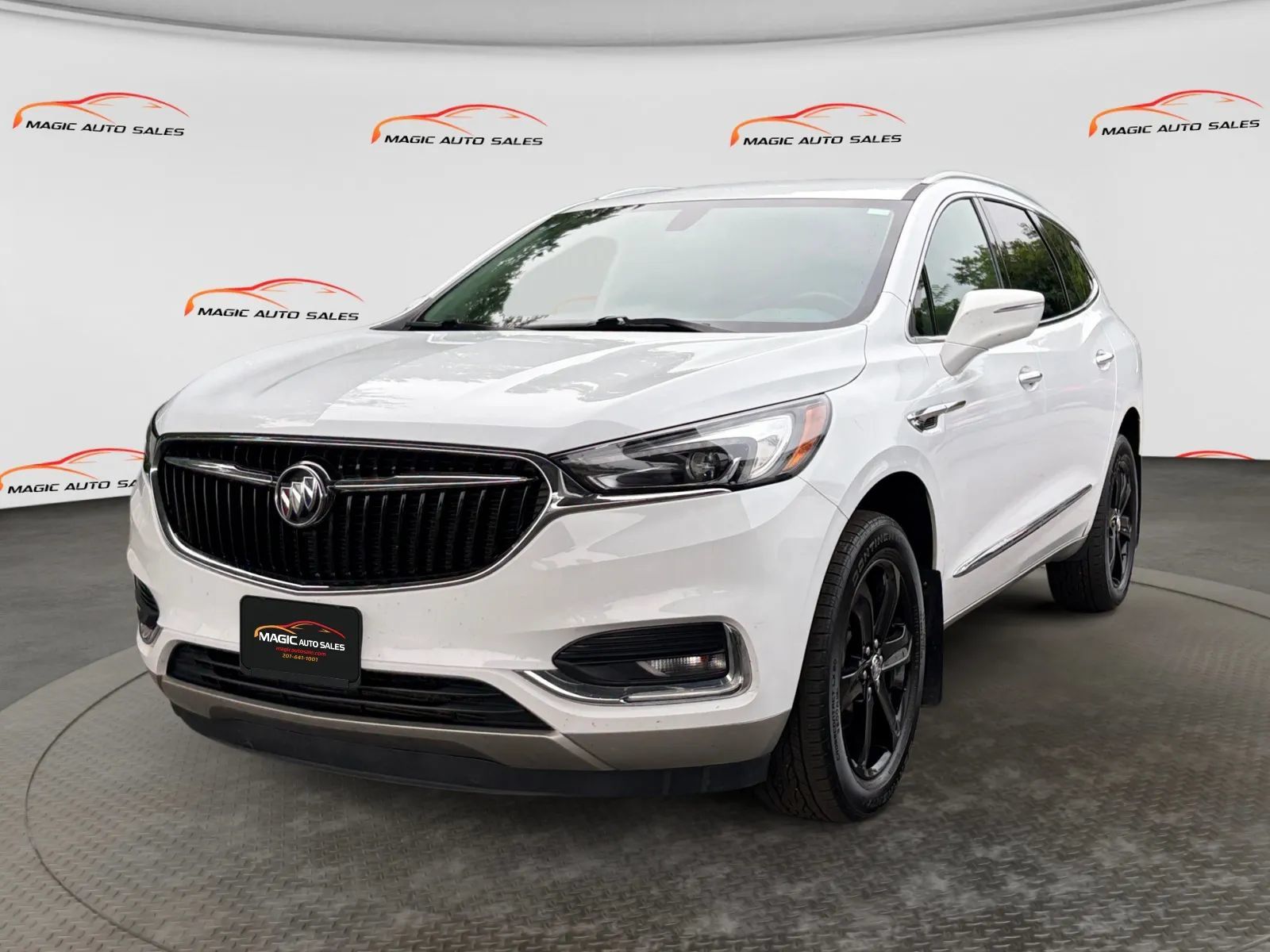 Used 2020 Buick Enclave Essence w/ Sound and Sites Package AWD/4WD image 1