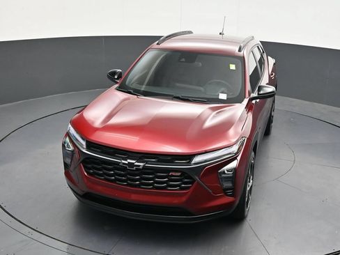 Used 2024 Chevrolet Trax RS FWD image 24
