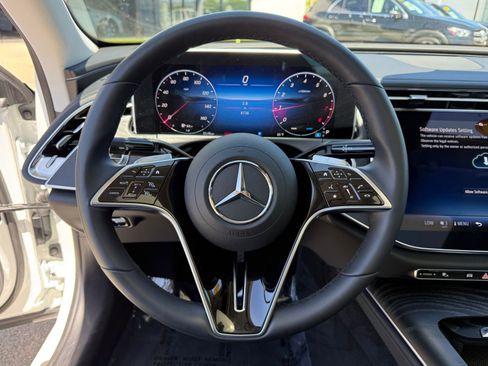 Used 2025 Mercedes-Benz E 350 Sedan image 32