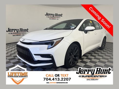 Used 2026 Toyota Corolla SE FWD image 1