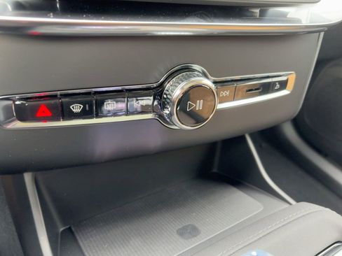 New 2026 Volvo XC90 B5 Core w/ Protection Package image 18