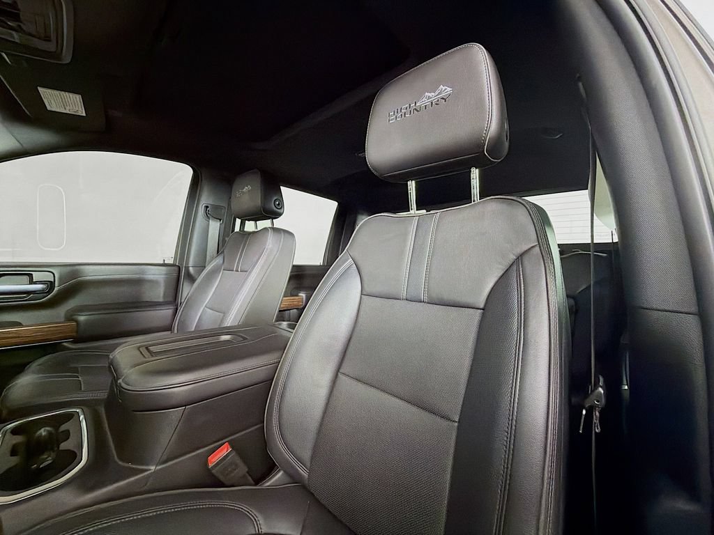 Used 2020 Chevrolet Silverado 2500 High Country w/ Technology Package AWD/4WD image 12