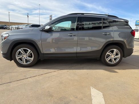 Used 2020 GMC Terrain SLE w/ Driver Convenience Package image 6
