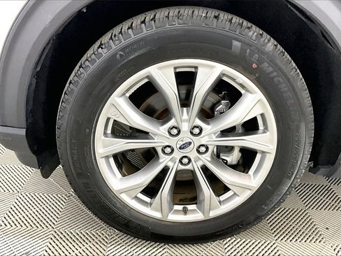 Used 2024 Ford Explorer Limited image 7