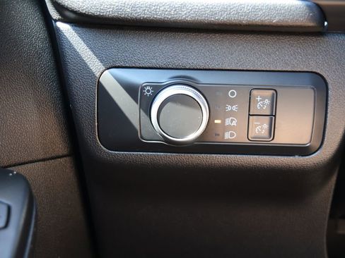 Used 2022 Ford Escape SE image 19