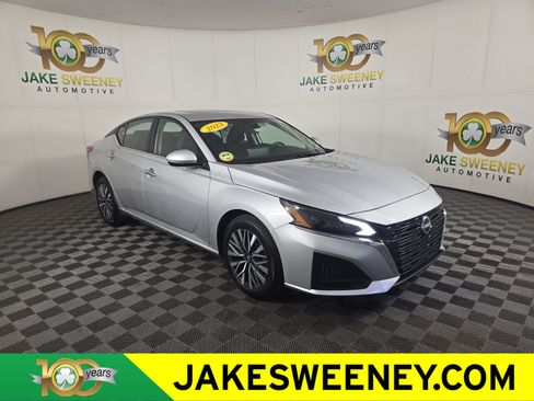 Used 2023 Nissan Altima 2.5 SV w/ SV Premium Package AWD/4WD image 1