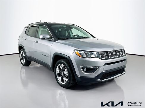 Used 2018 Jeep Compass Limited AWD/4WD image 3