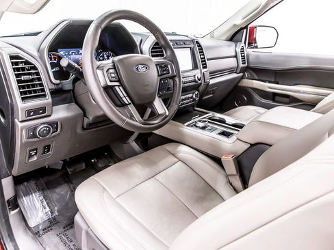 Used 2019 Ford Expedition XLT w/ Equipment Group 202A RWD image 26