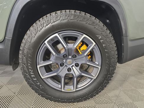 Used 2022 Rivian R1T Launch Edition AWD/4WD image 10