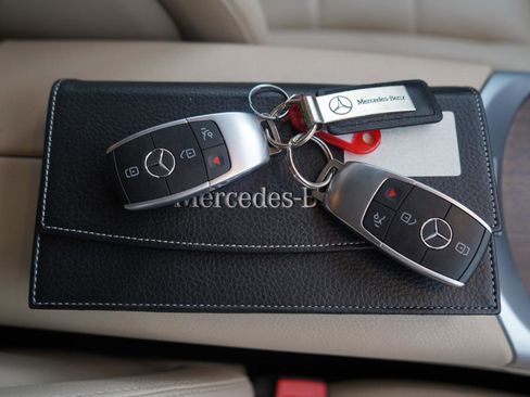 Used 2022 Mercedes-Benz GLC 300 4MATIC w/ Premium Package Lite image 70