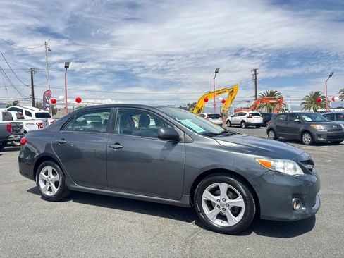 Used 2012 Toyota Corolla LE w/ Premium Pkg FWD image 14