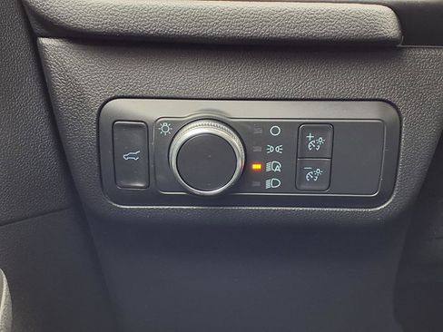 Used 2022 Ford Escape SE w/ SE Sport Appearance Package AWD/4WD image 9