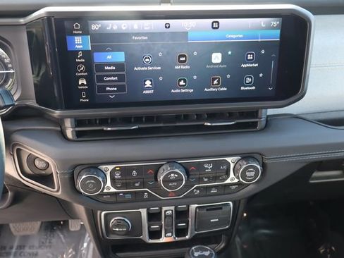 Used 2025 Jeep Wrangler Unlimited Sahara w/ Safety Group image 32