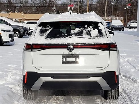 New 2026 Volkswagen Tiguan SE image 4