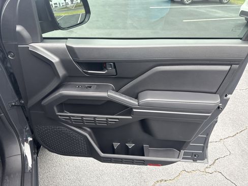 Used 2025 Toyota Tacoma SR image 31