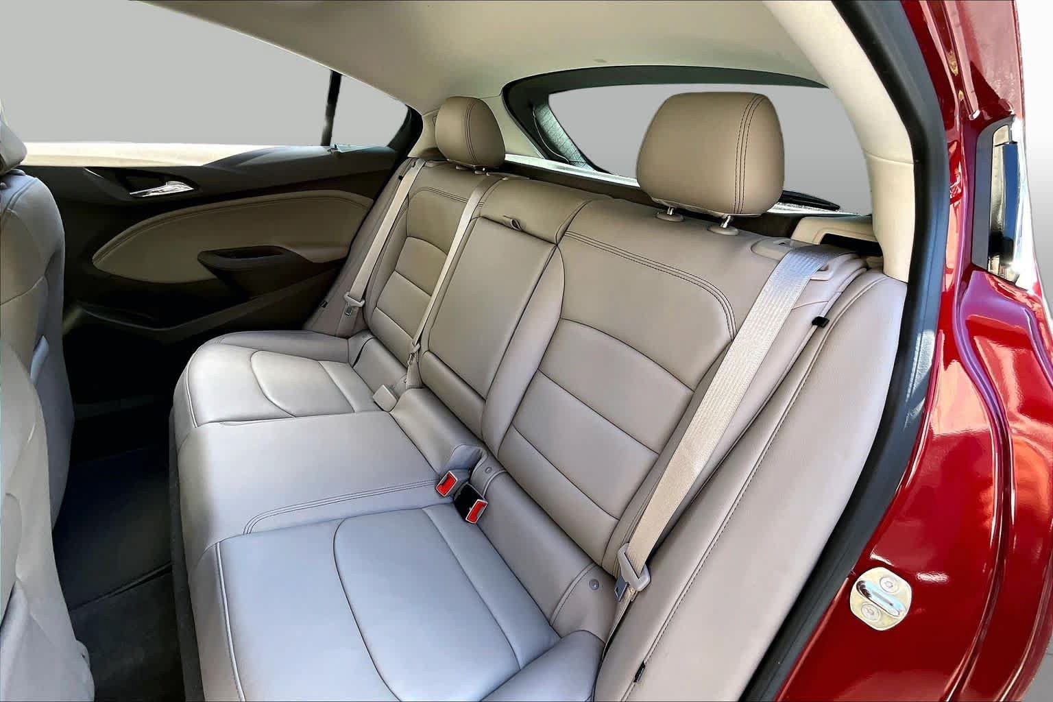 Used 2017 Chevrolet Cruze Premier FWD image 20